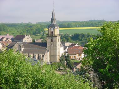 Uitzicht op de kerk van Fontoy