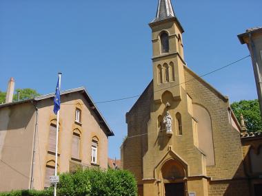 Romaans kerkje in Scy-Chazelles waarin Robert Schuman werd begraven Romaans kerkje in Scy-Chazelles waarin Robert Schuman werd begraven