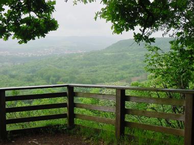 Uitzicht op de Moezelvallei vanaf "Roche des Varieux" Uitzicht op de Moezelvallei vanaf "Roche des Varieux"