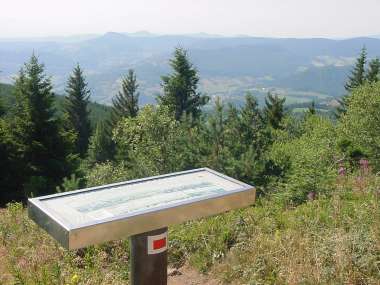 Uitzicht vanaf T�te des Faux (1220 meter) Uitzicht vanaf T�te des Faux (1220 meter)