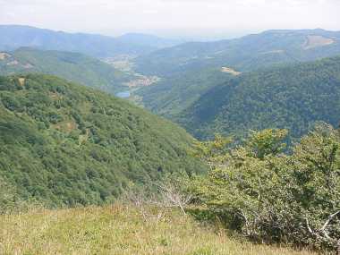 Uitzicht riching Lac d'Alfeld vanaf de Ballon d'Alsace Uitzicht riching Lac d'Alfeld vanaf de Ballon d'Alsace
