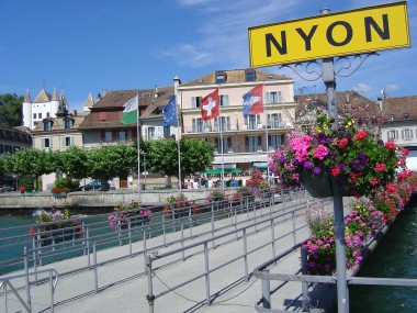 Vertrekpier boten aan het meer van Gen�ve in Nyon