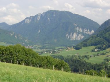 Uitzicht op berglandschap in de omgeving van Vinzier