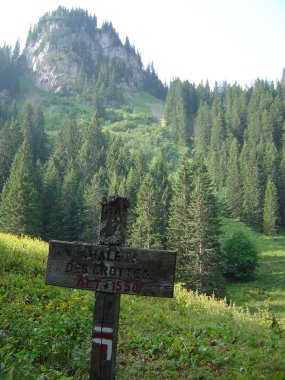 Bordje nabij de Chalets des Crottes (1550 meter)