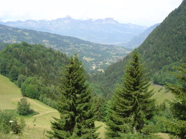 Zicht op dal nabij le Champel Zicht op dal nabij le Champel