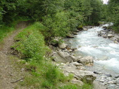 Wandelpad langs de Bon Nant