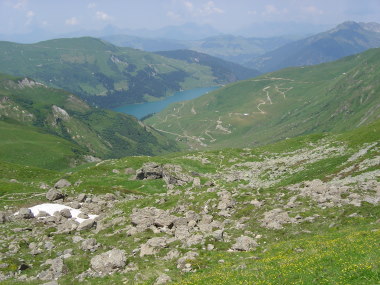 Uitzicht op Lac de Roselend van nabij Preset