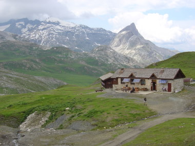 Refuge du Col du Palet (2550 m) Refuge du Col du Palet (2550 m)