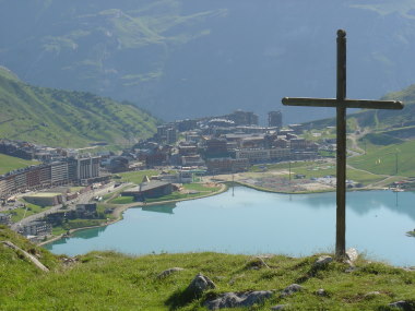 Kruis en lac de Tignes