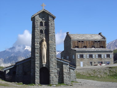 Kerkje op de Col de l'Iseran Kerkje op de Col de l'Iseran