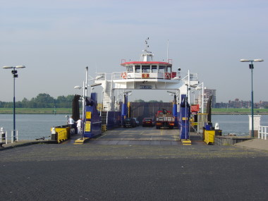 Veerpont Maassluis-Rozenburg